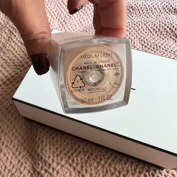 Chanel Les Beiges Water Fresh Tint - Picture 6 of 7